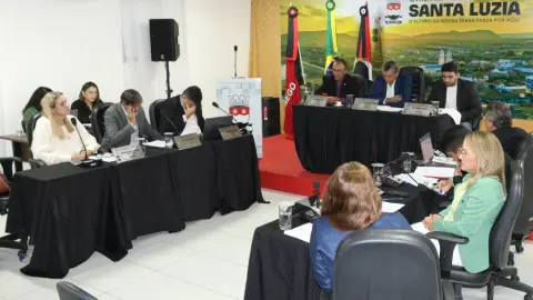 Câmara de Santa Luzia aprova redução de carga horária para servidores que cuidam de pessoas com TEA e PCD